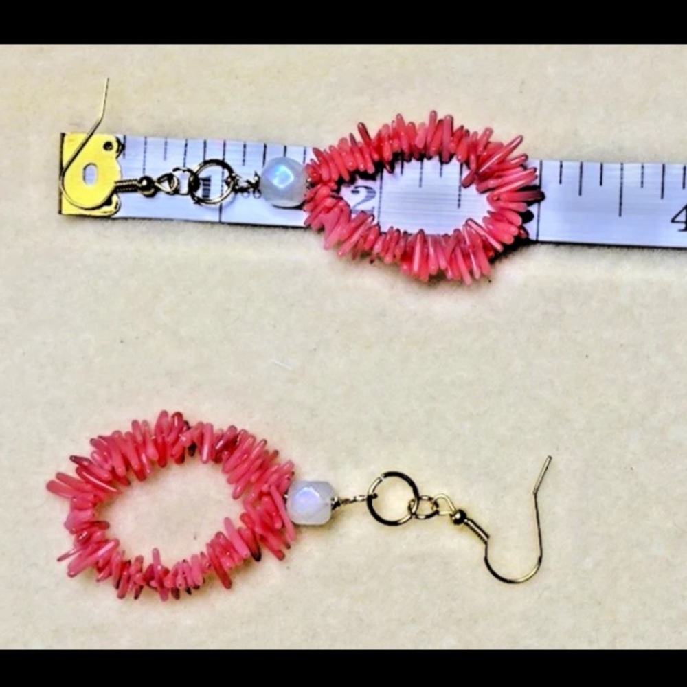 Vibrant Coral and Gold Hoop Earrings - Picture 5 of 10